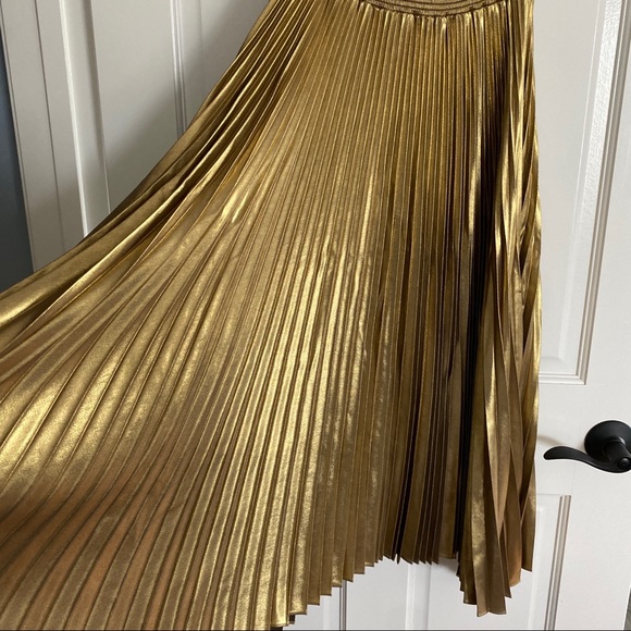A.L.C. Renzo pleated dress in metallic gold - Picture 6 of 7